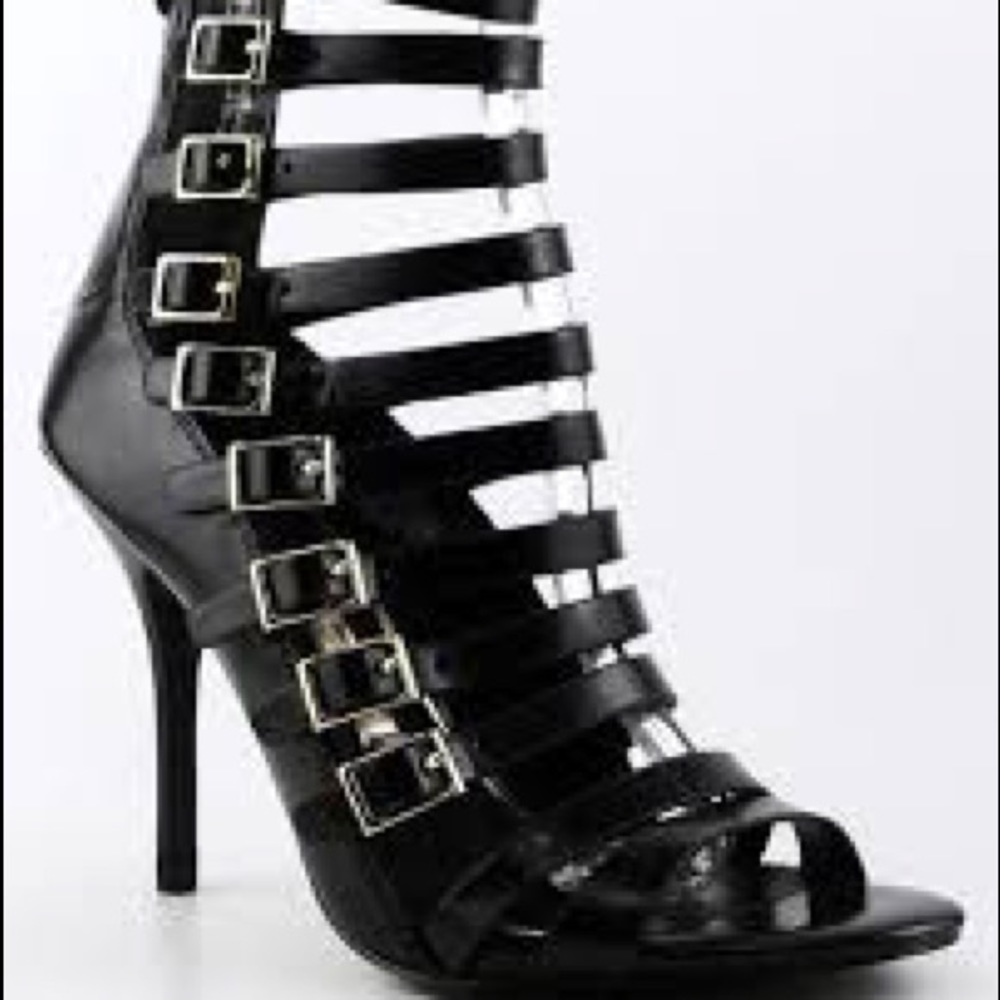 Boutique 9 Palaki Leather Sandals Size 10 NWOT